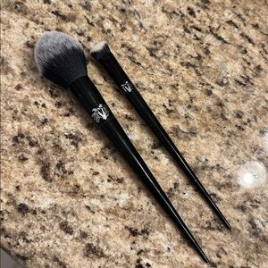 KAT VON D KVD Brush Set - Lock-It Setting Powder #20 AND Concealer #40 Brush